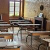 La mairie de Boulzicourt vend de vieux pupitres scolaires à prix mini