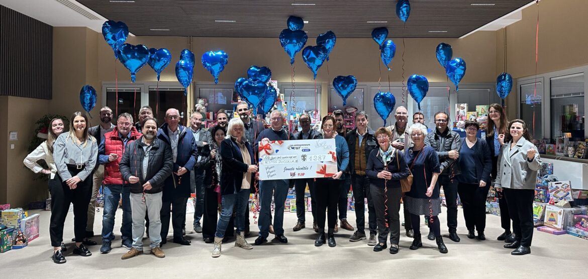 Photos des employés de la cci pour la remise de la collecte de jouet Ardennes 2024