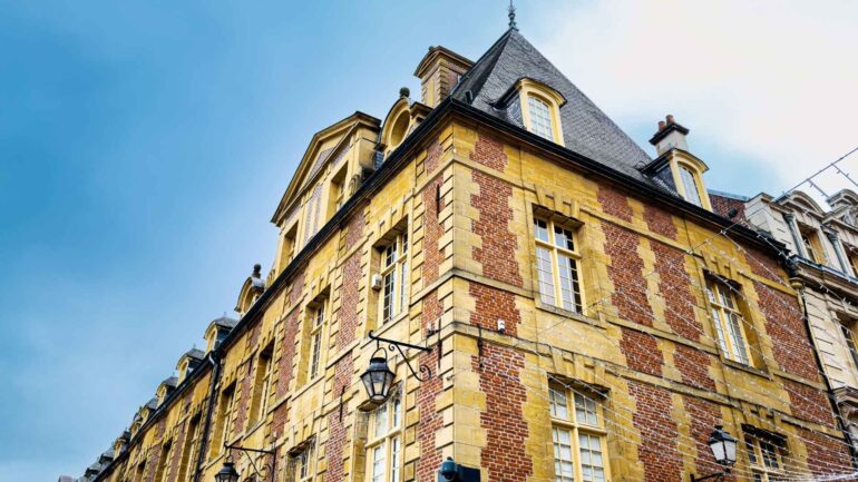 Photo des bâtiments de la place Ducale de Charleville-Mézières