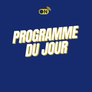 Fond bleu avec écrit en blanc et jaune "programme du jour"
